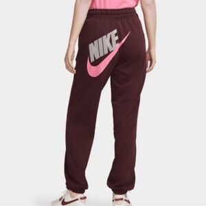 NWT Nike Jogger